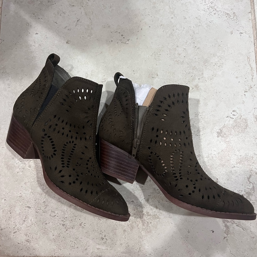 Carlos Santana Women's Victory Booties Ankle Boot ✅